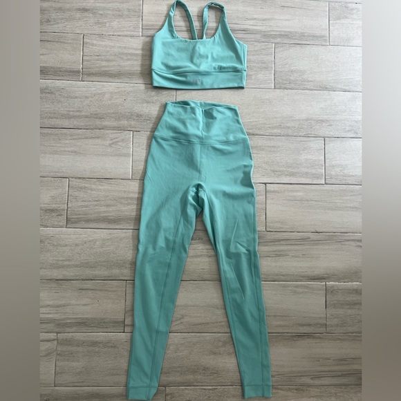 Set Active Scoop Y Bra and Leggings in Coast - Picture 3 of 4